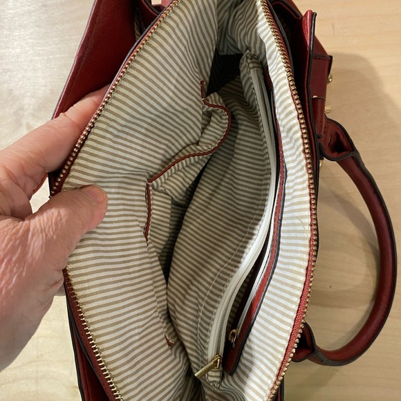 Mia M. Farrow Collection Elegant Red Handbag with Gold Accents (LD) - Picture 10 of 14